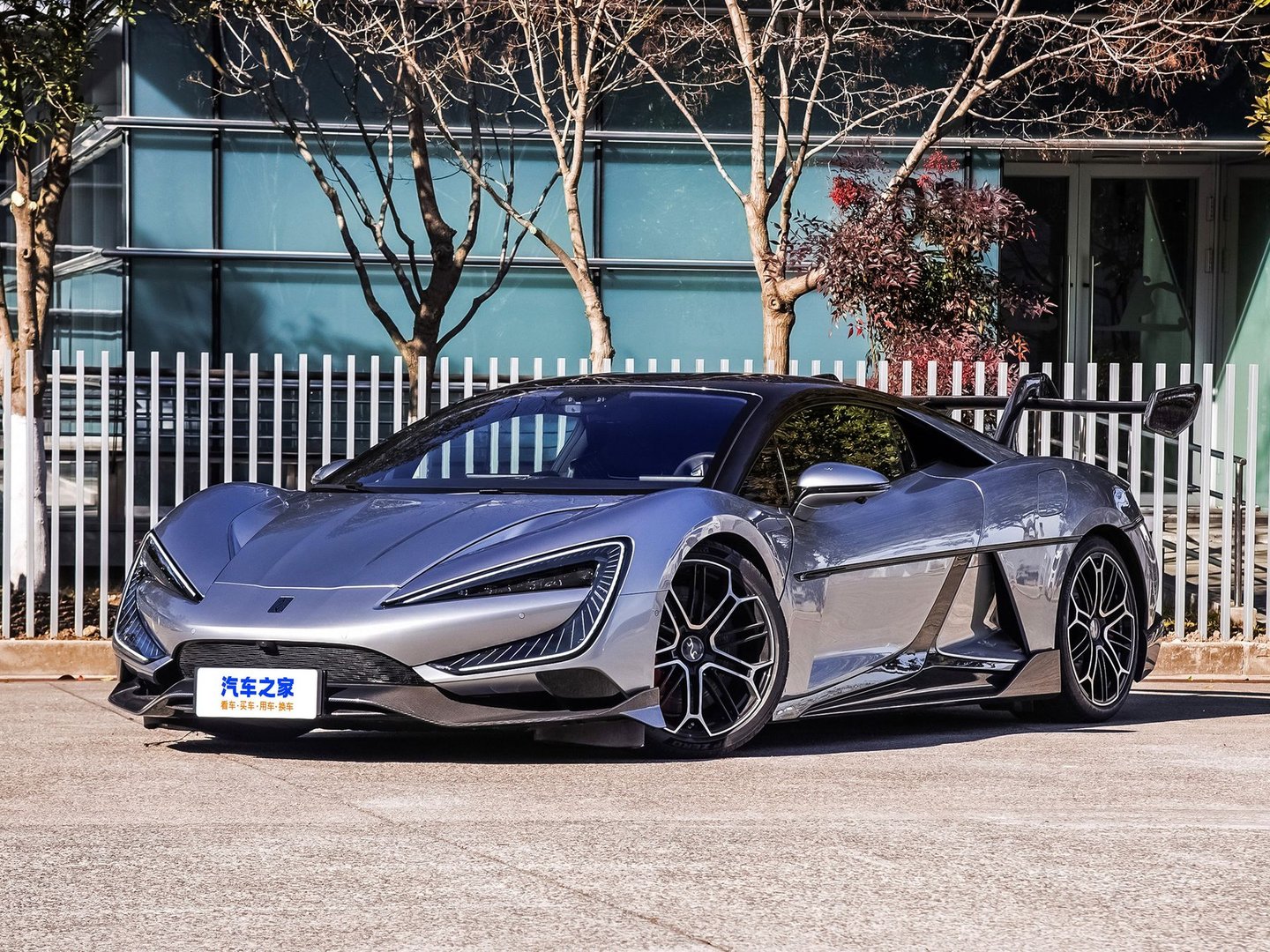 yangwang_U9_1_generation__Coupe__1.jpg