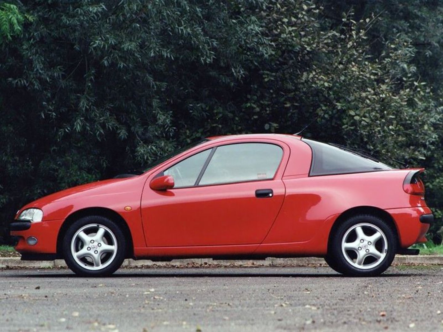 vauxhall_Tigra_1_generation__Coupe__1.jpg