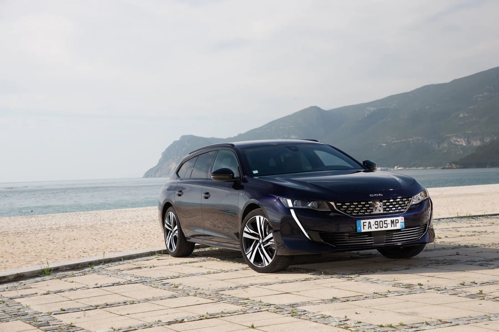 Peugeot_508_2_generation__Estate_5-door__5.jpg