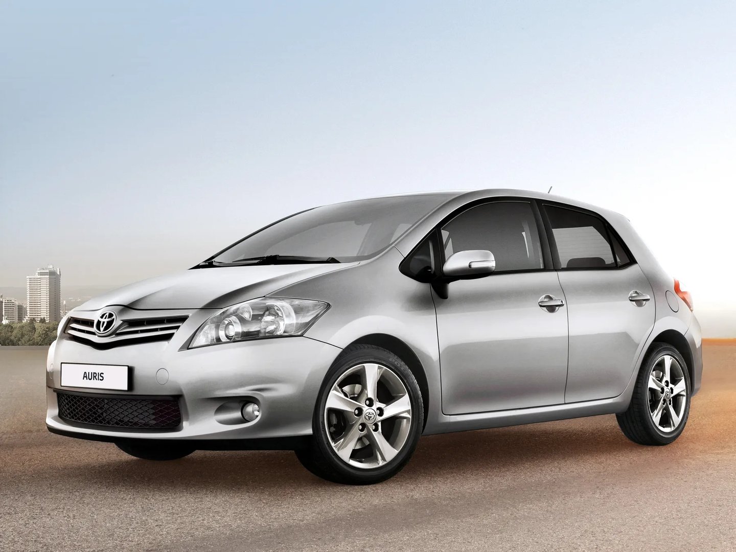 Toyota_Auris_1_generation_restyling__Hatchback_5-door__2.jpg