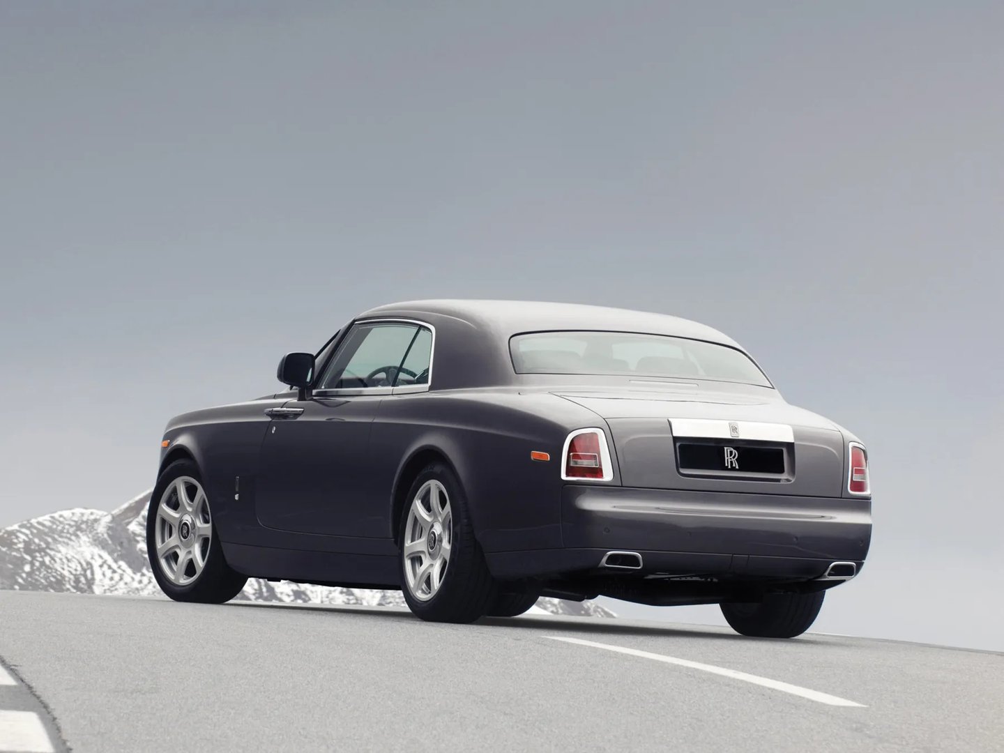 Rolls-Royce_Phantom_7_generation__Coupe__2.jpg
