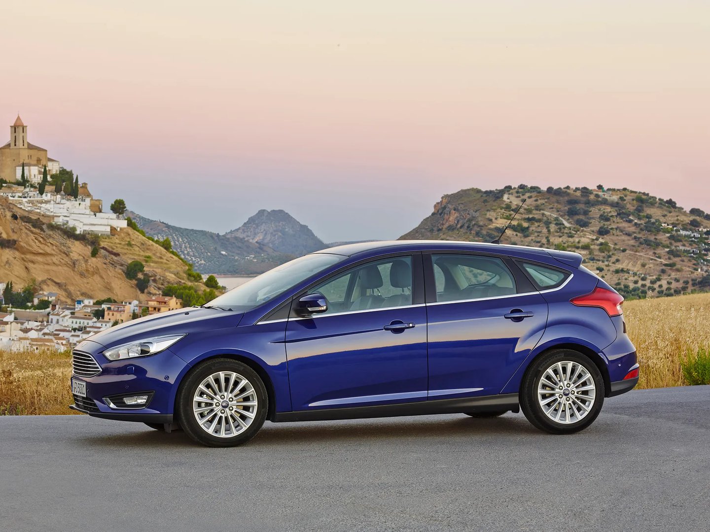 Ford_Focus_3_generation_restyling__Hatchback_5-door__5.jpg