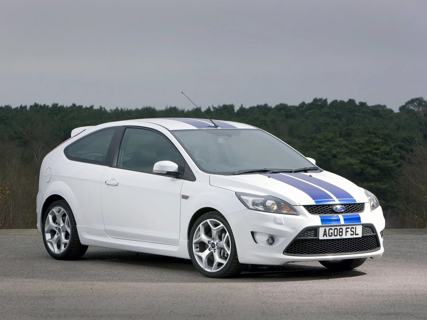 Ford_Focus_ST_2_generation_restyling__Hatchback_3-door__9.jpg