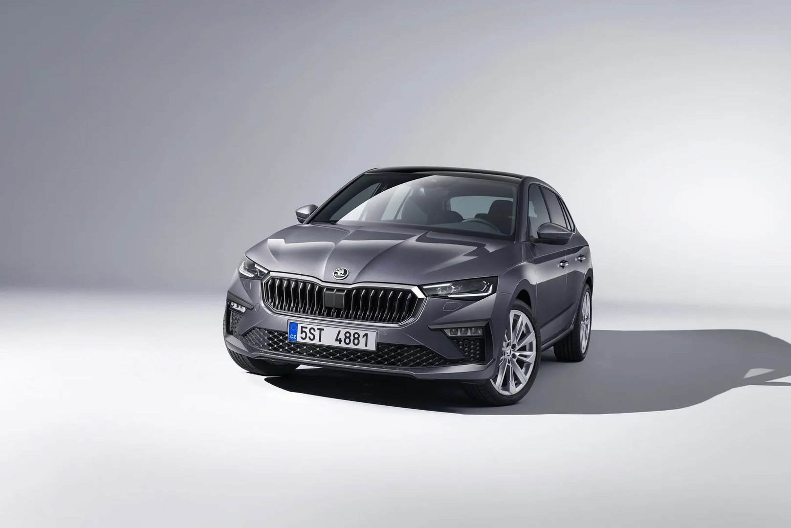 1 generation, restyling 