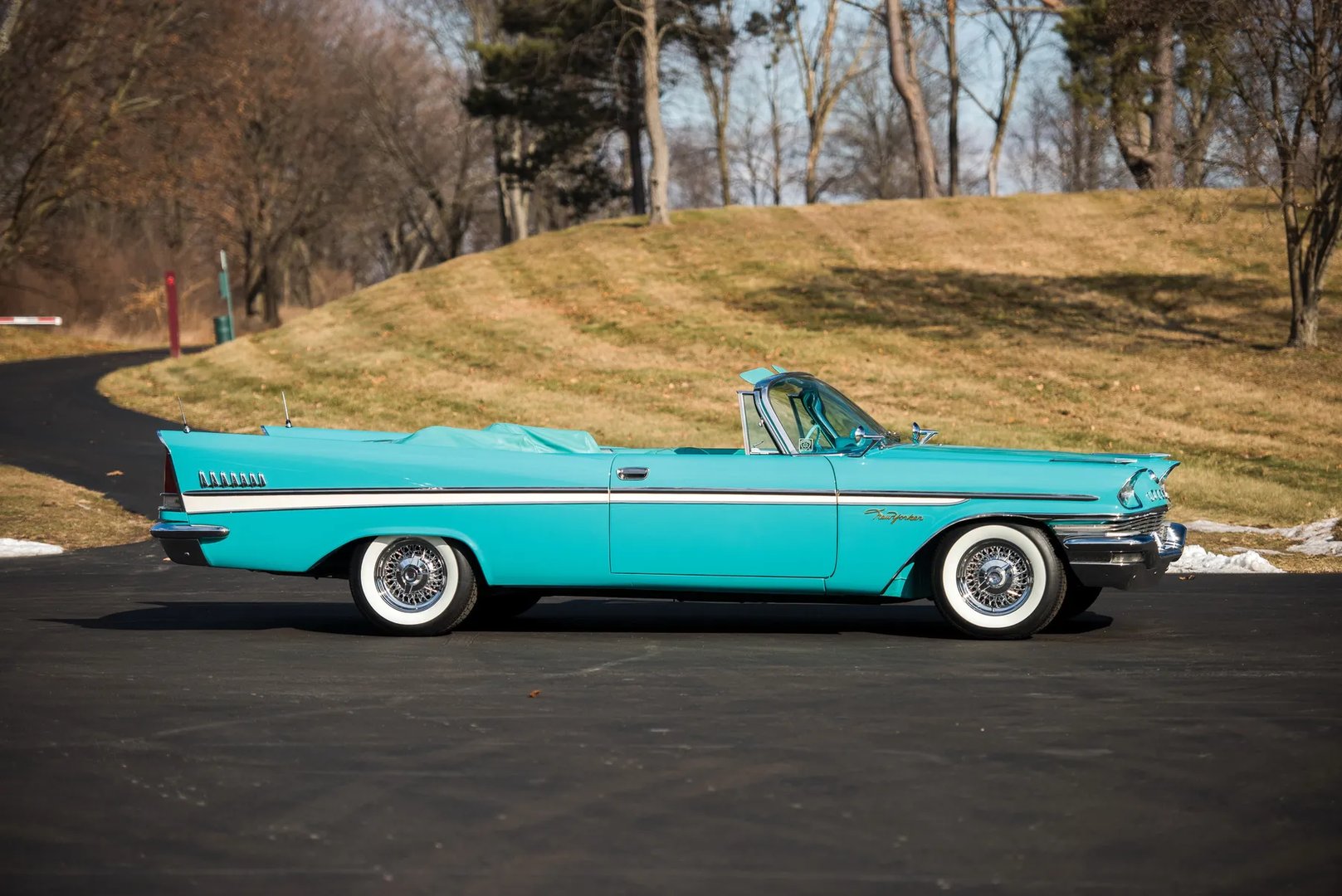 Chrysler_New_Yorker_5_generation__Cabrio__8.jpg