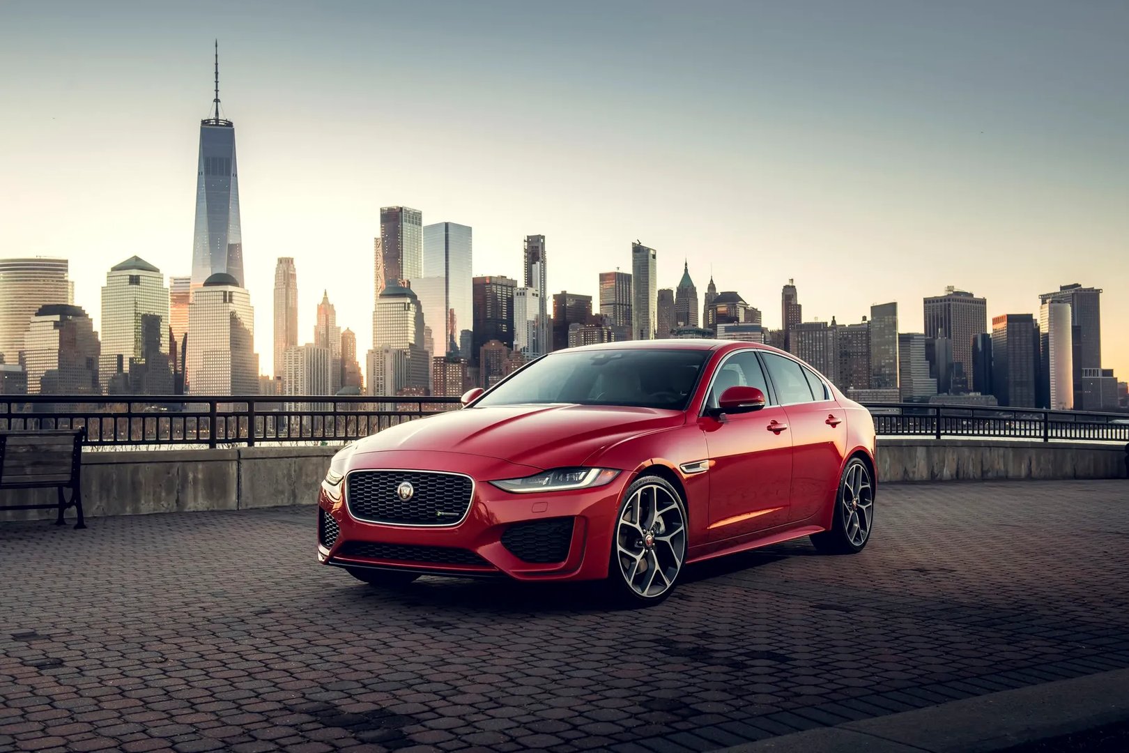 Jaguar_XE_1_generation_restyling__Sedan__9.jpg