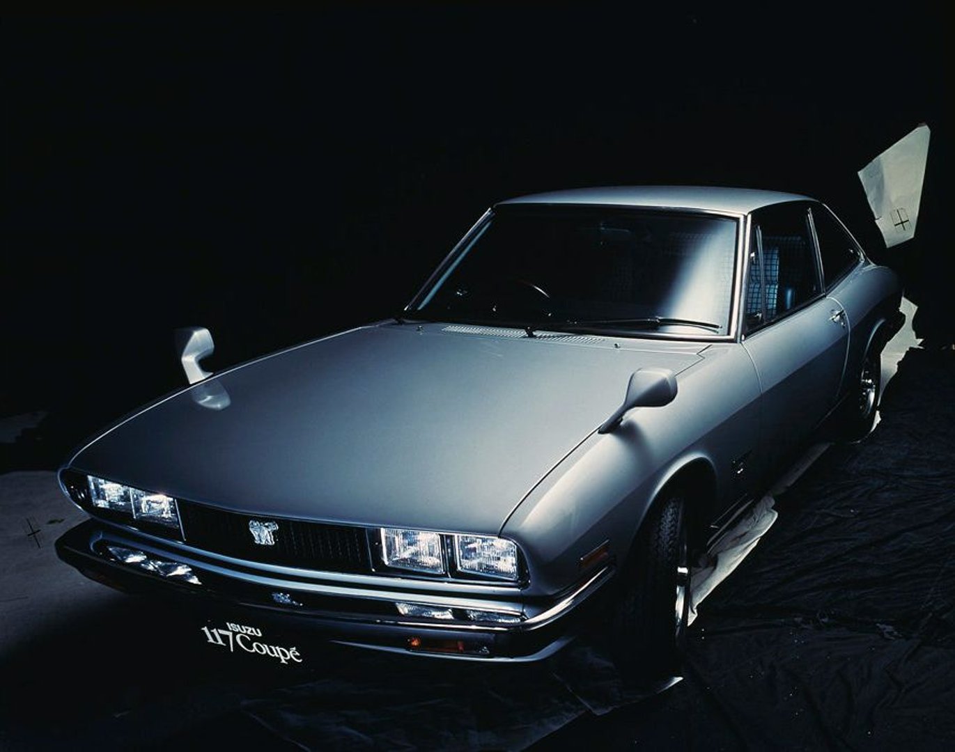 isuzu_117_1_generation_restyling__Coupe__5.jpg