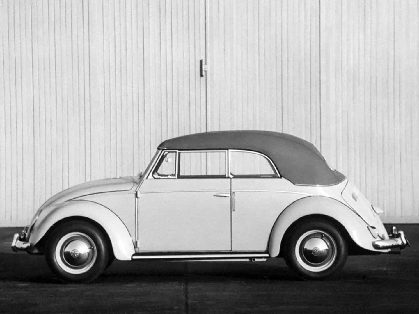 Volkswagen_Type_1_1_generation__Cabrio__4.jpg