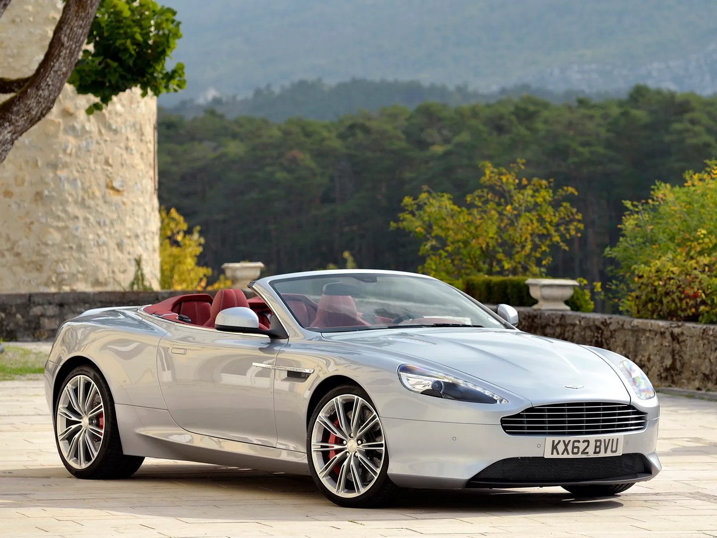 Aston Martin_DB9_1_generation_restyling_2__Cabrio__12.jpg