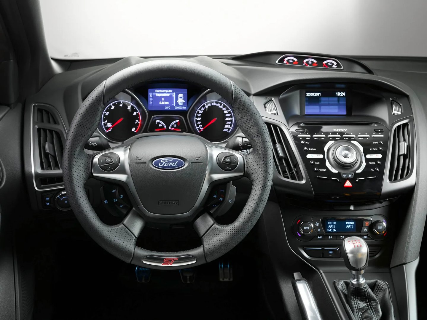 Ford_Focus_ST_3_generation__Hatchback_5-door__10.jpg