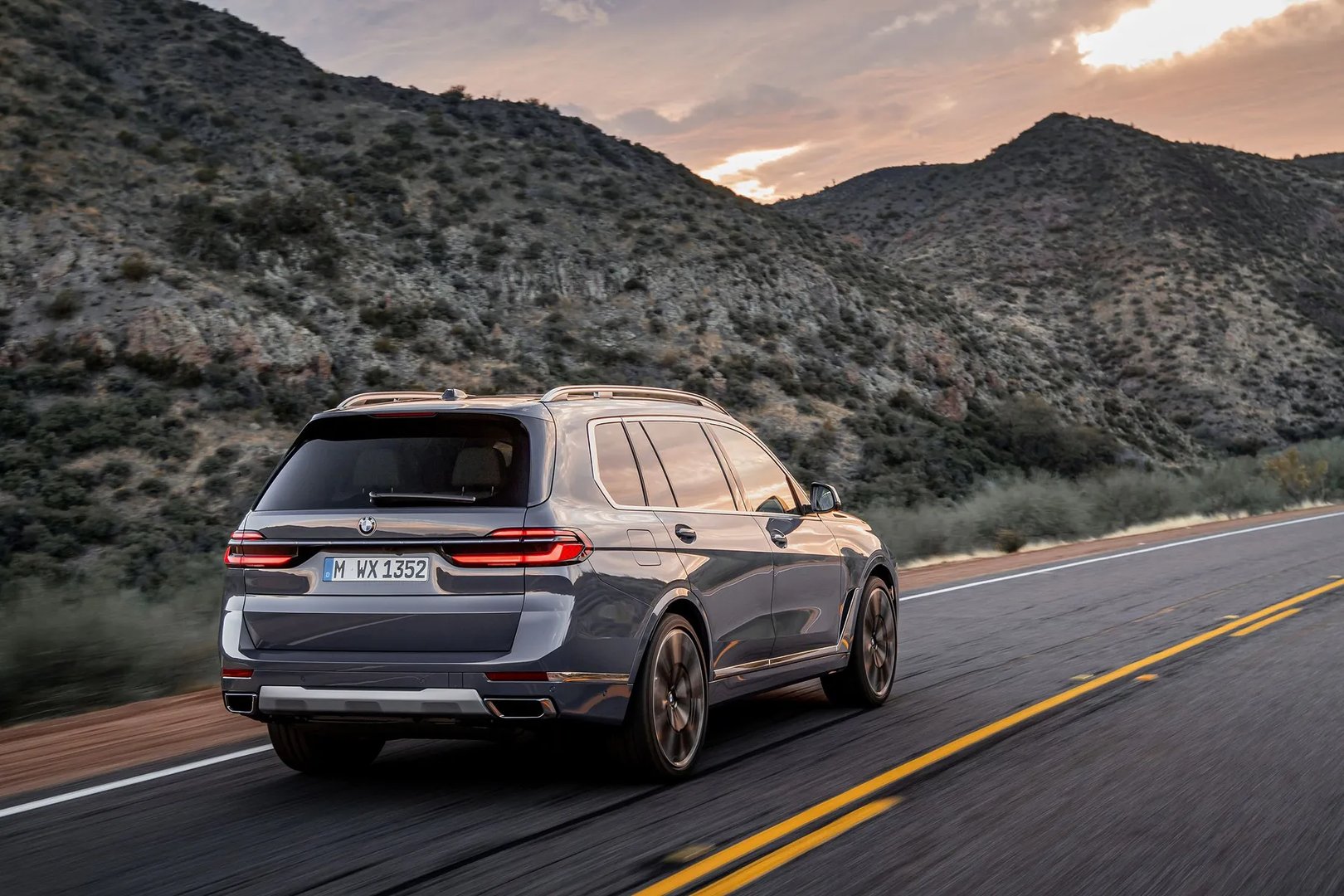 BMW_X7_1_generation_restyling_1__SUV_5-doors__8.jpg