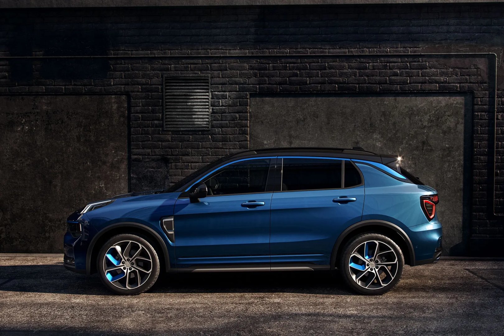 lynkco_01_1_generation_restyling_1__SUV_5-doors__2.jpg