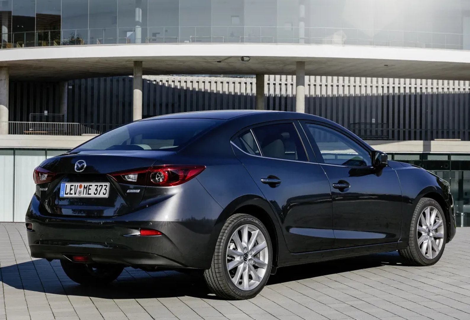 Mazda_3_3_generation_restyling__Sedan__10.jpg