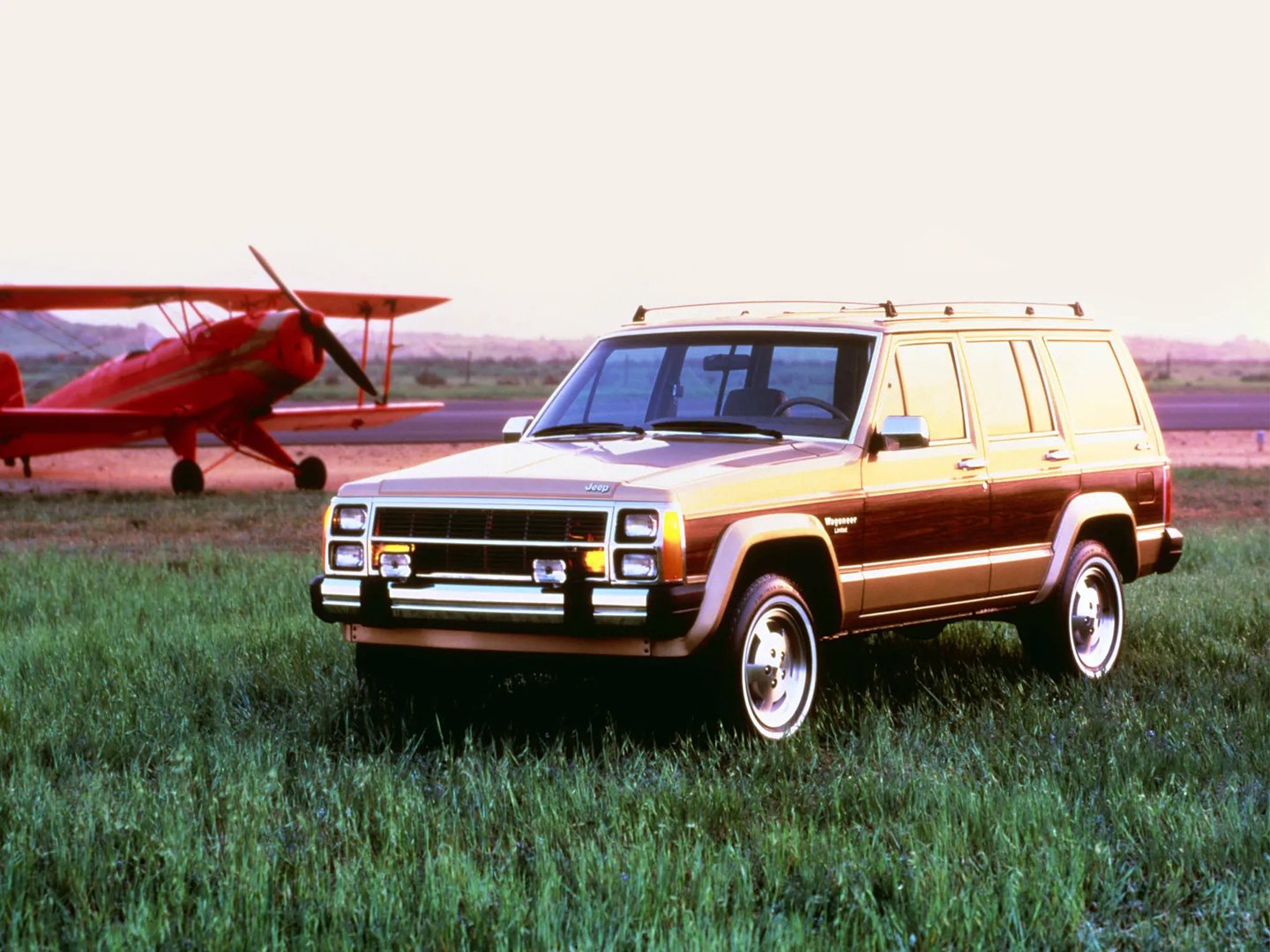 Jeep_Wagoneer_2_generation__SUV_5-doors__3.jpg