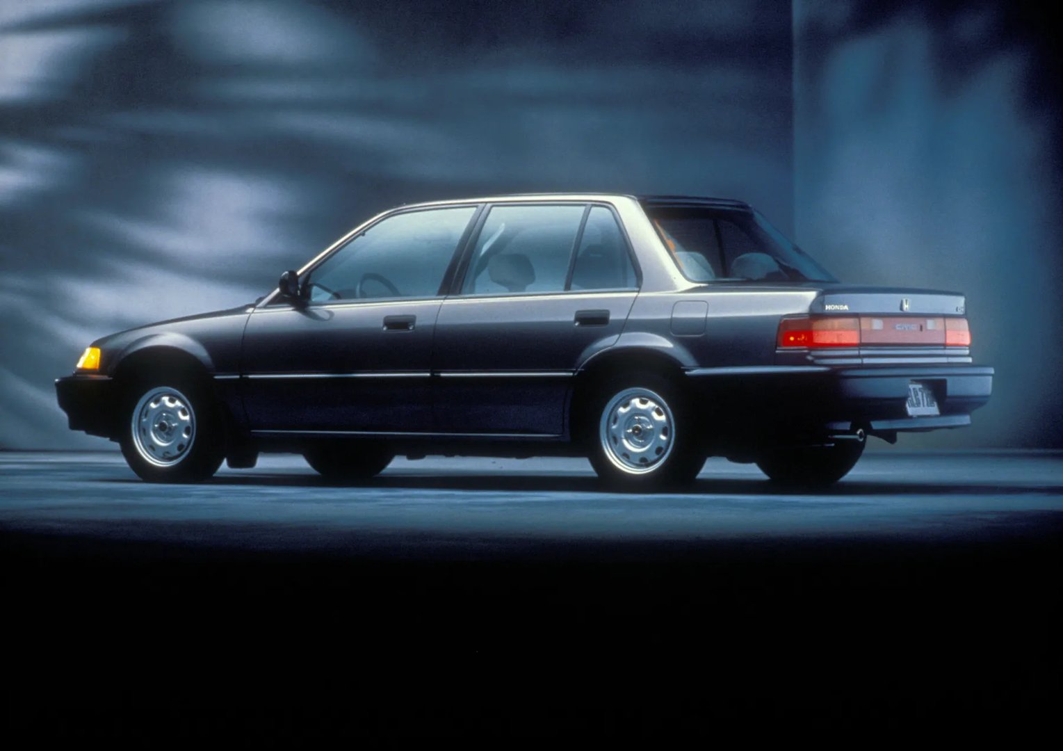 Honda_Civic_(USA)_4_generation__Sedan__5.jpg