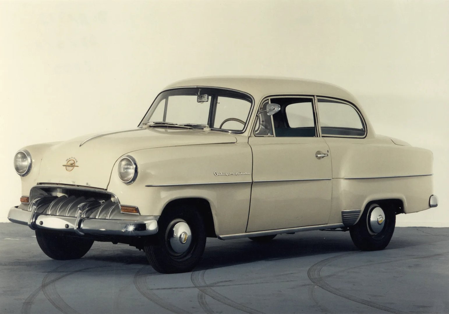 Opel_Olympia_4_generation__Sedan_2-doors__1.jpg