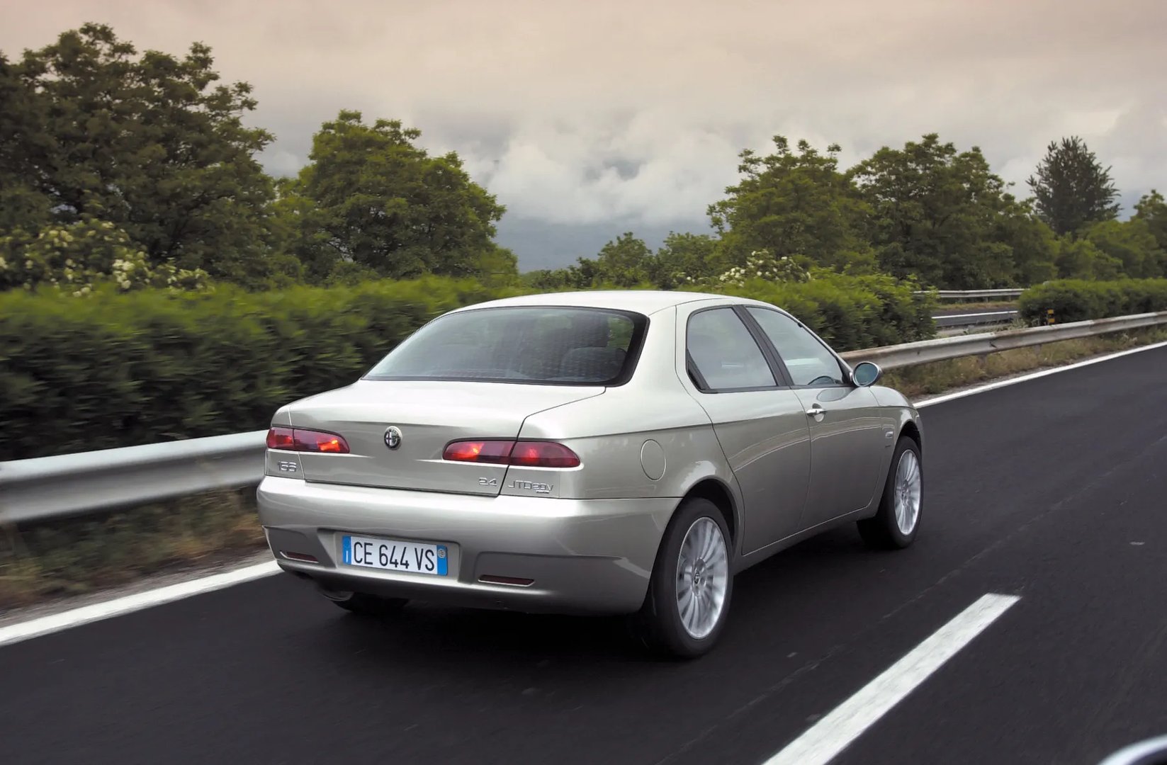 Alfa Romeo_156_1_generation_restyling_2__Sedan__7.jpg