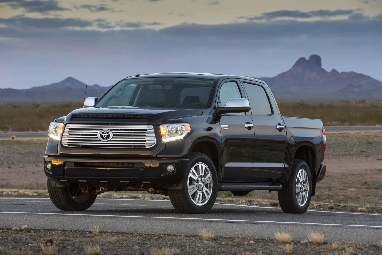 Toyota_Tundra_2_generation_restyling__Pickup_double-cab__11.jpg