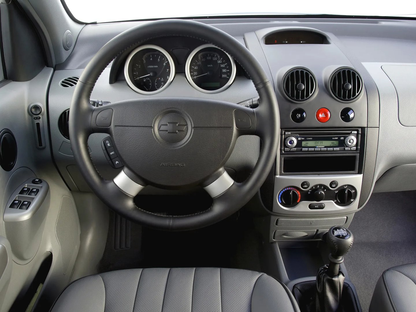 Chevrolet_Kalos_1_generation__Mini_3-doors__12.jpg