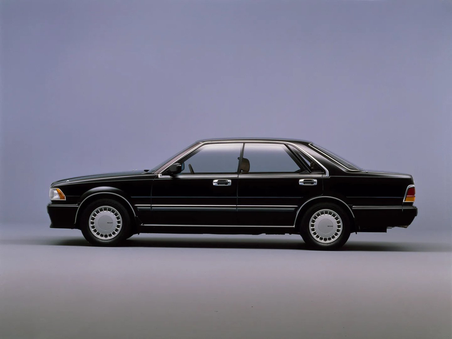 Nissan_Cedric_7_generation__Sedan_Hardtop__2.jpg