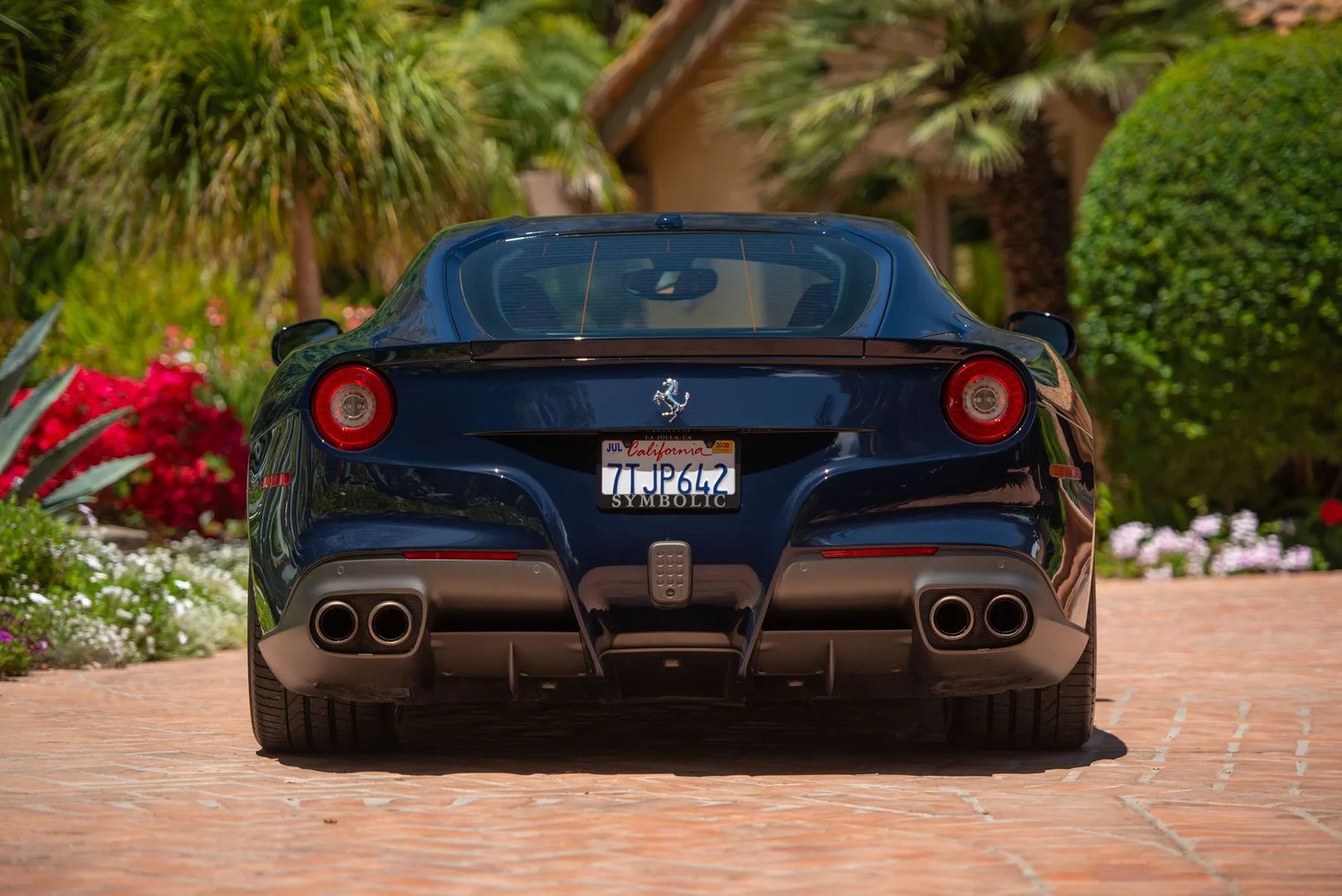 Ferrari_F12_Berlinetta_1_generation__Coupe__7.jpg
