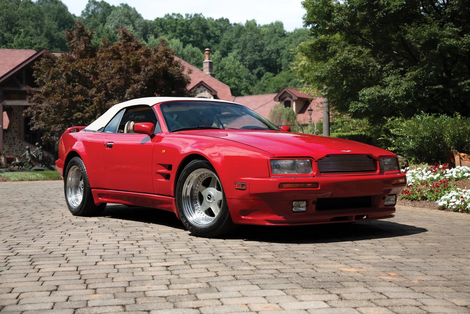 Aston Martin Virage 1 generation  Cabrio