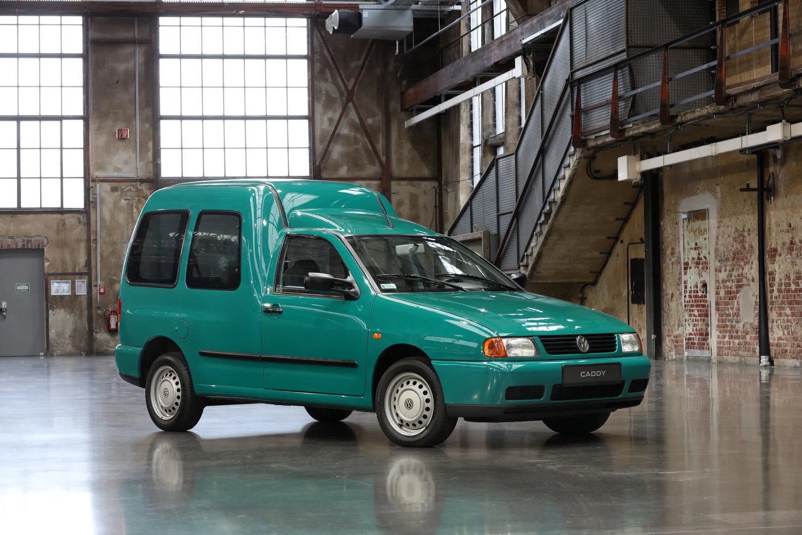 Volkswagen Caddy 2 generation  Compact Van