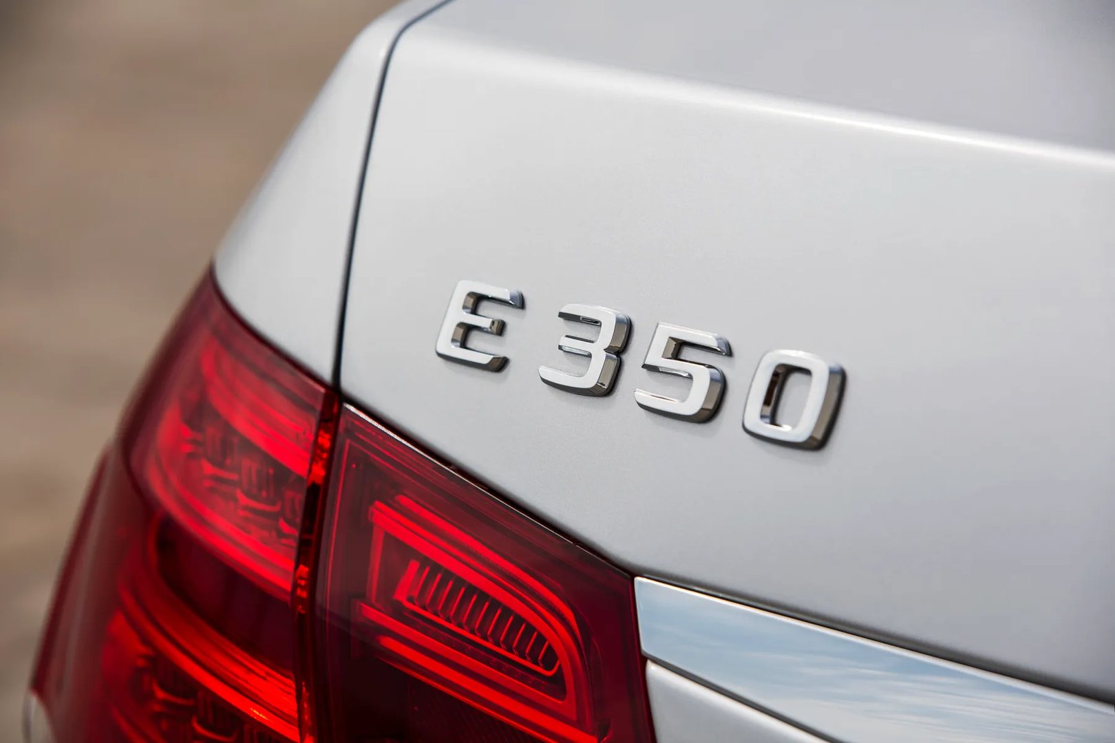 Mercedes_E-Class_4_generation_restyling__Sedan__6.jpg