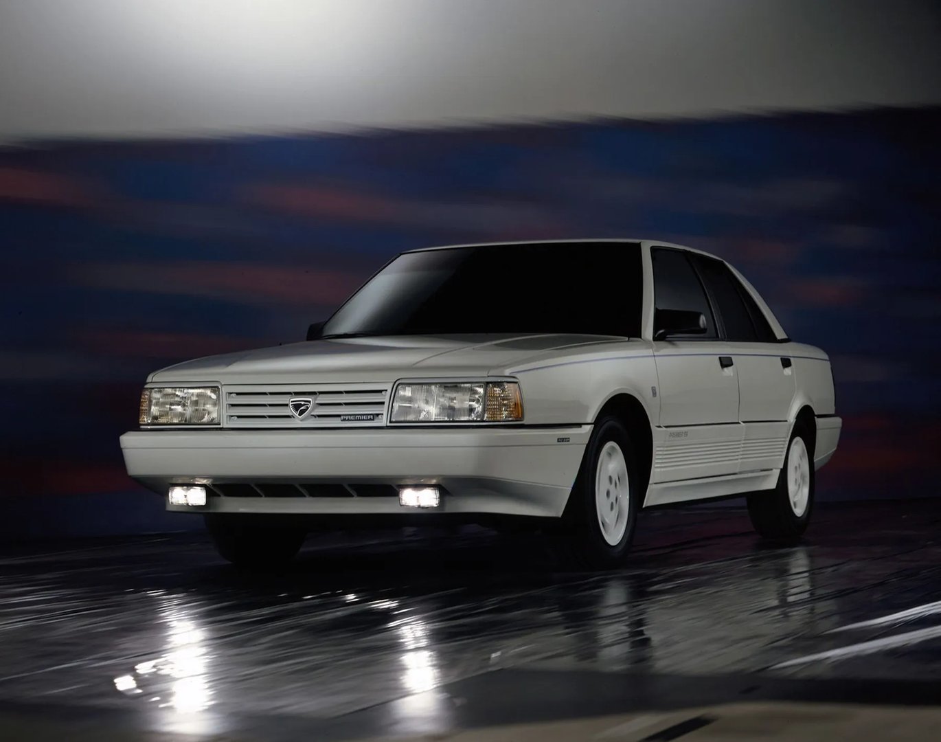Eagle_Premier_1_generation__Sedan__3.jpg