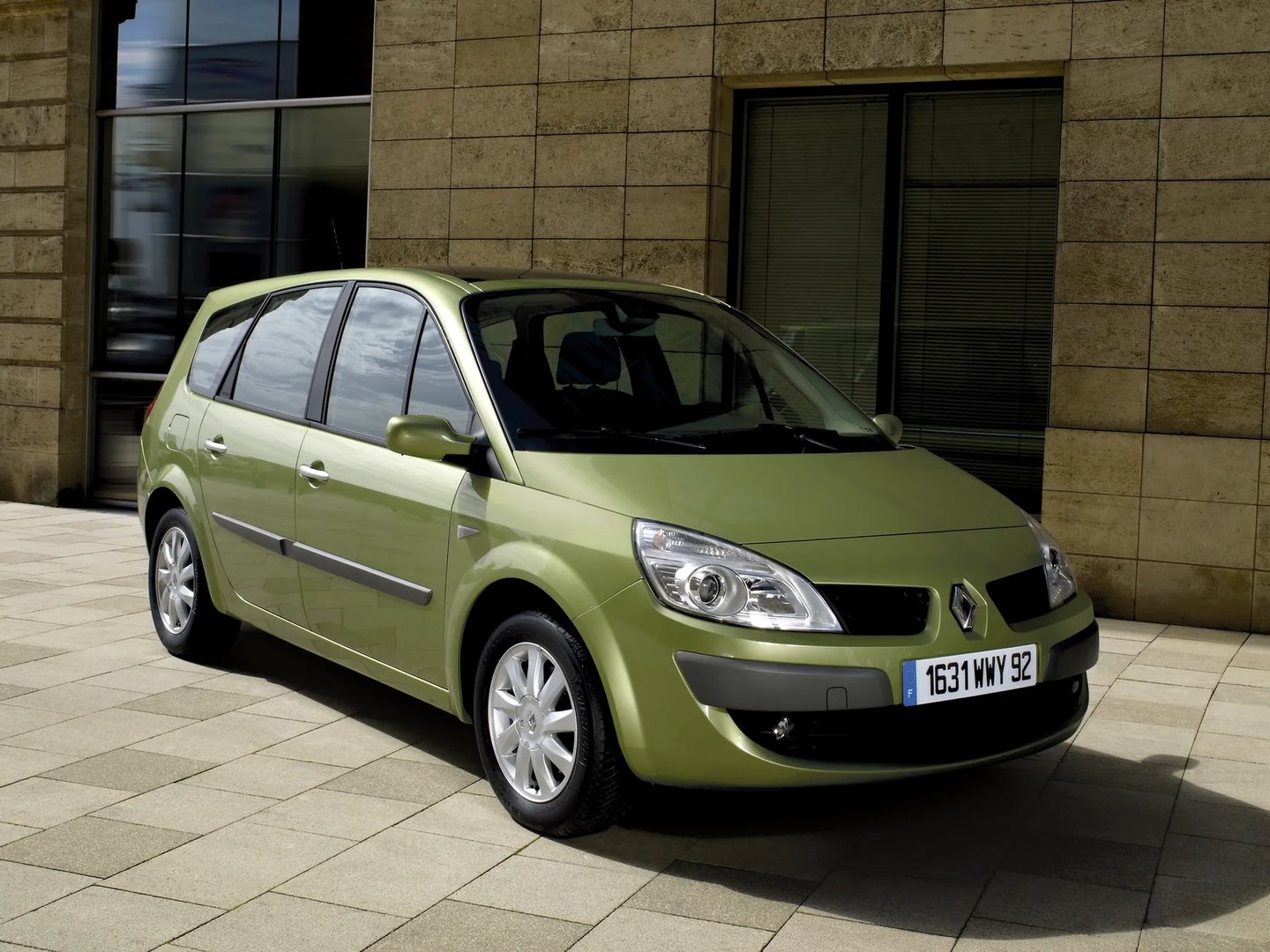 2 generation, restyling 