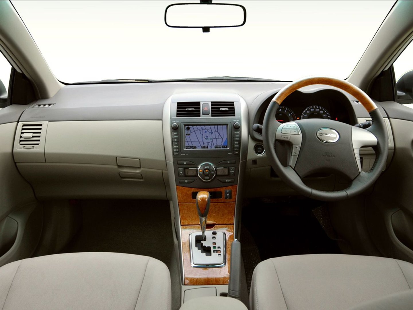 mitsuoka_Nouera_2_generation__Sedan__2.jpg