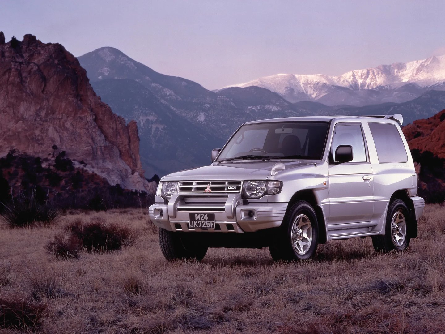 Mitsubishi_Pajero_2_generation_restyling__SUV_3-doors__5.jpg