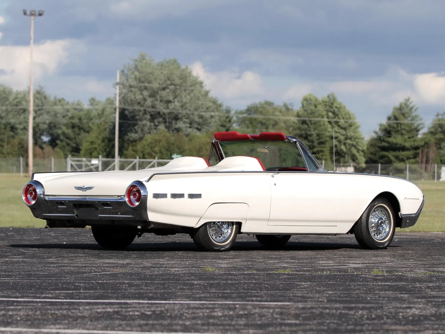Ford_Thunderbird_3_generation__Cabrio__1.jpg