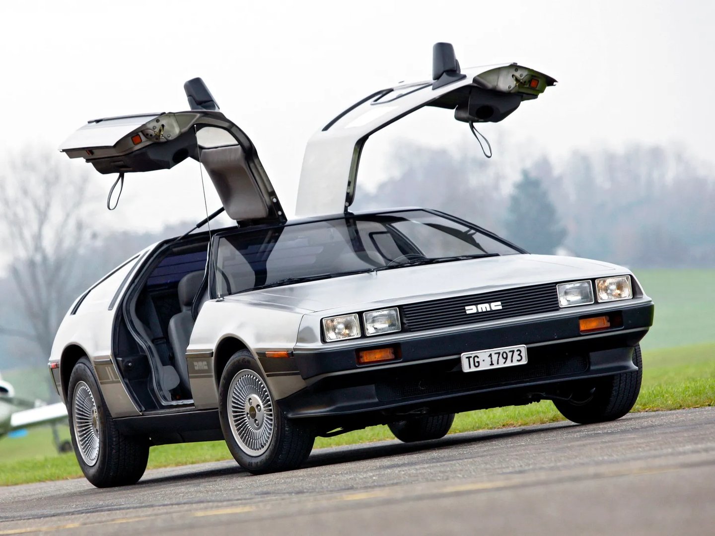 DeLorean_DMC-12_1_generation__Coupe__6.jpg