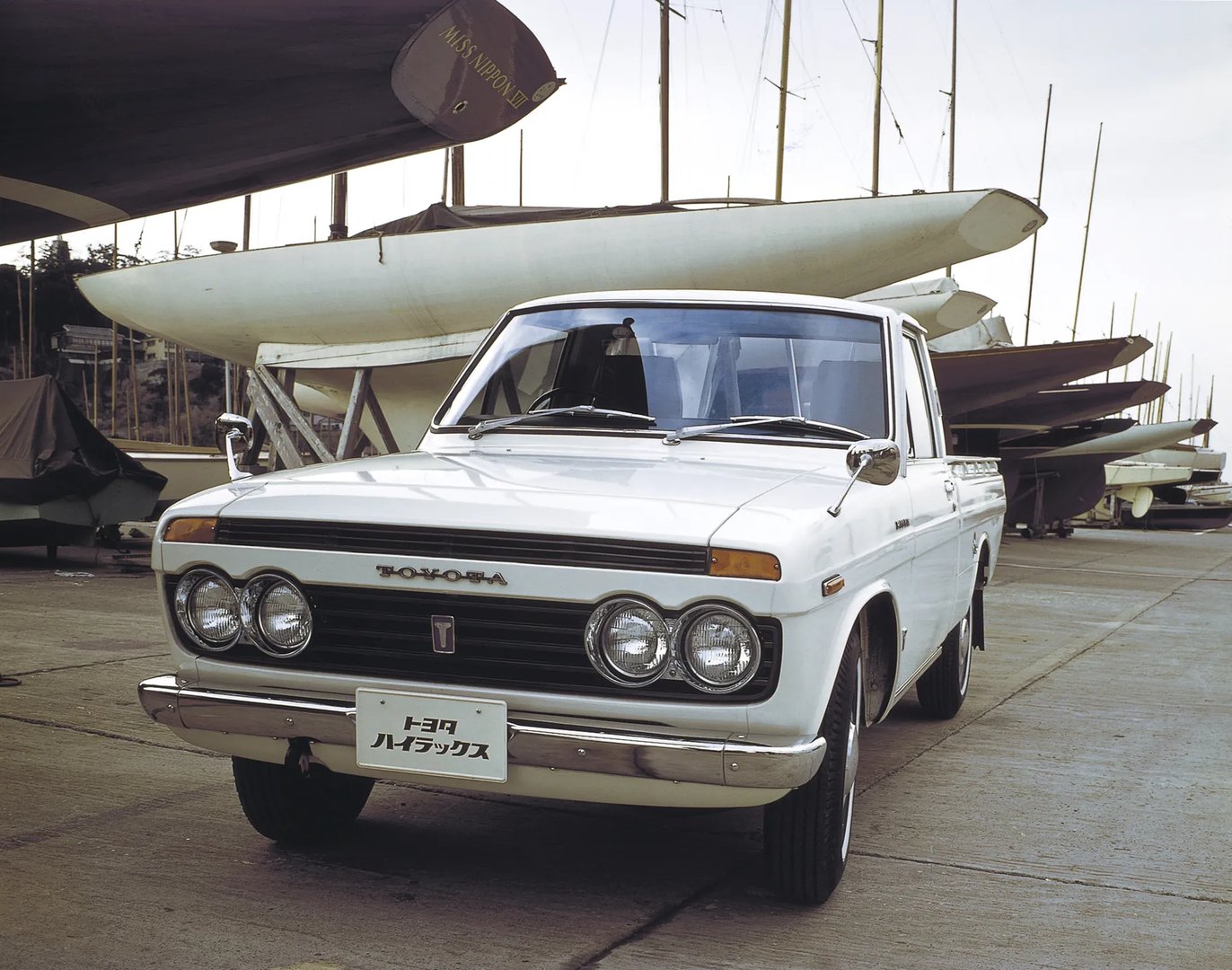 Toyota_Hilux_1_generation__Pickup_single-cab__4.jpg