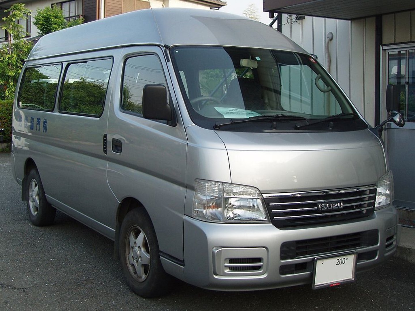isuzu_Fargo_2_generation__Minivan__1.jpg