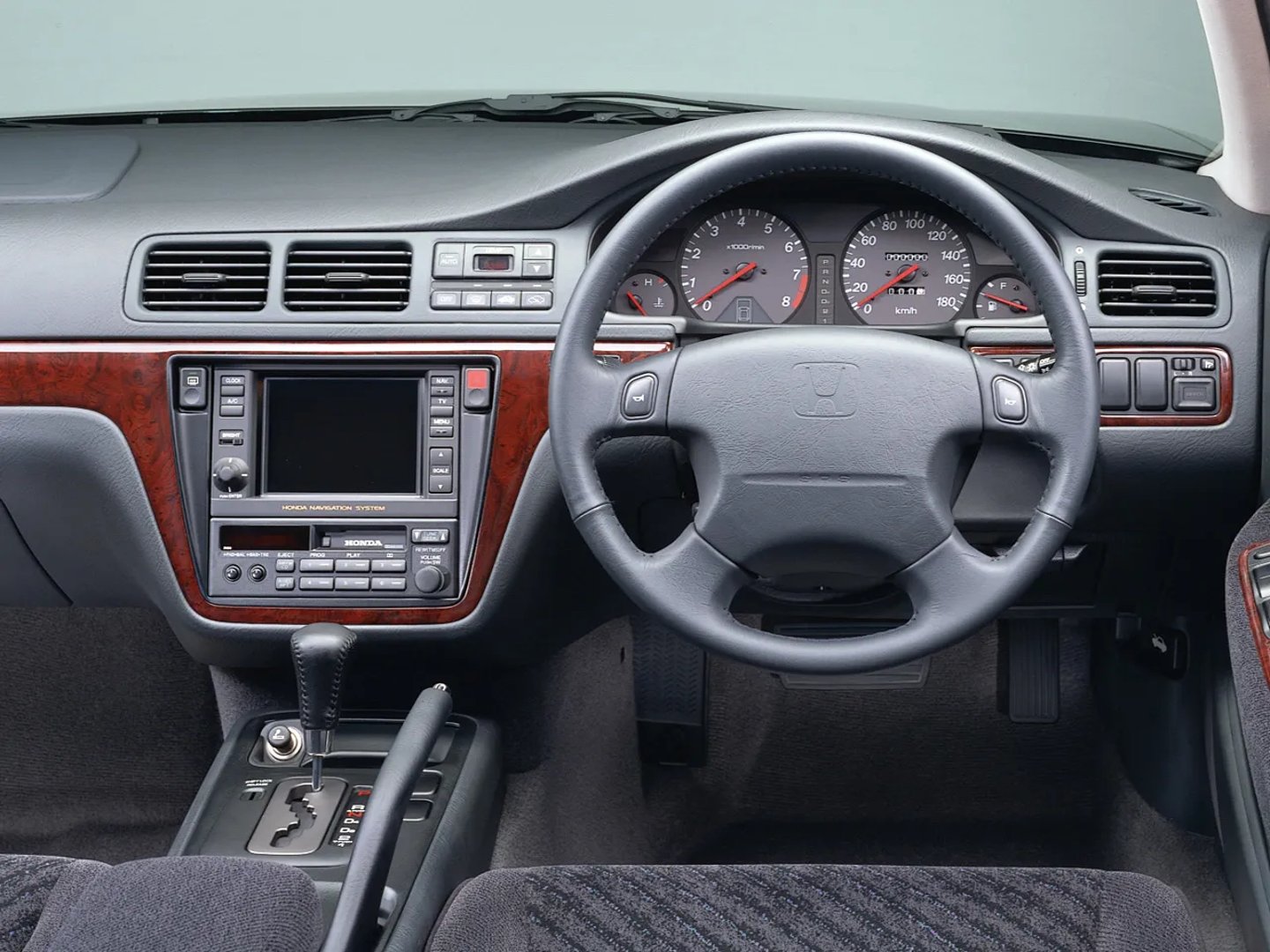 Honda_Saber_1_generation__Sedan__3.jpg