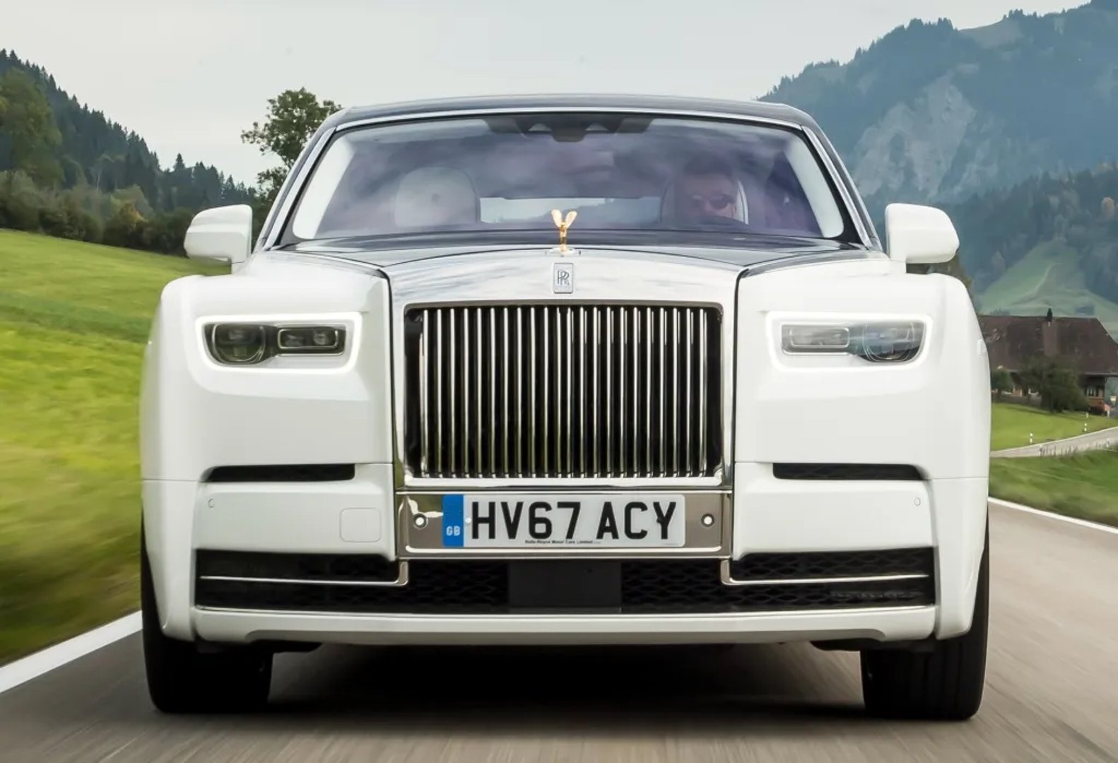 Rolls-Royce_Phantom_8_generation__Sedan__6.jpg