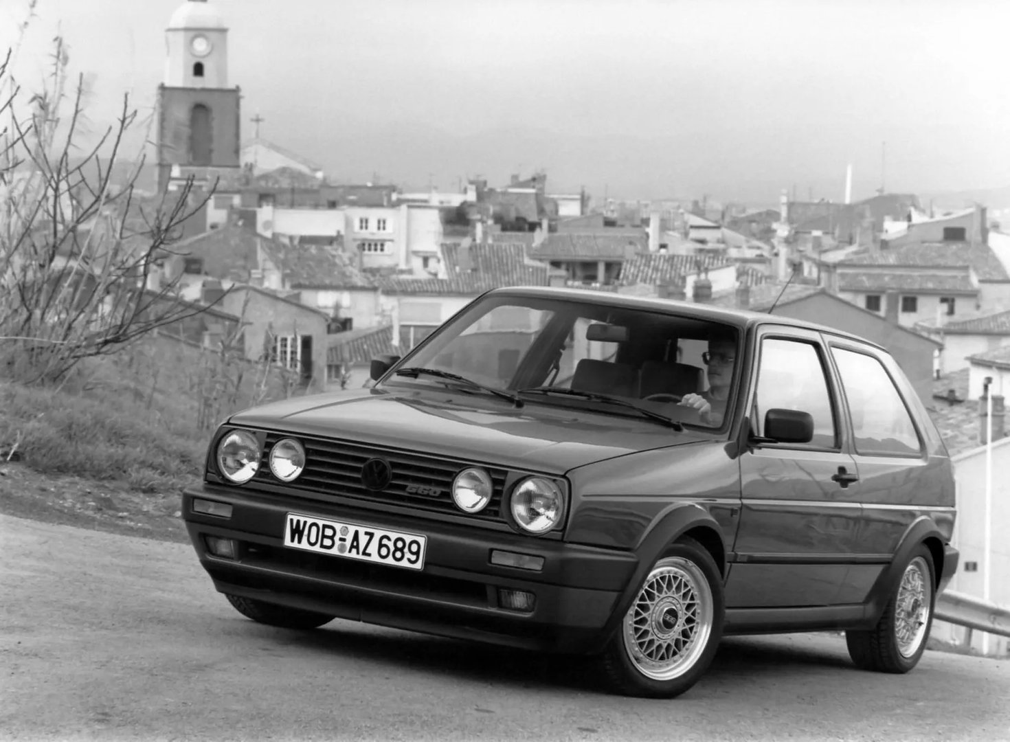 Volkswagen_Golf_GTI_2_generation__Hatchback_3-door__11.jpg