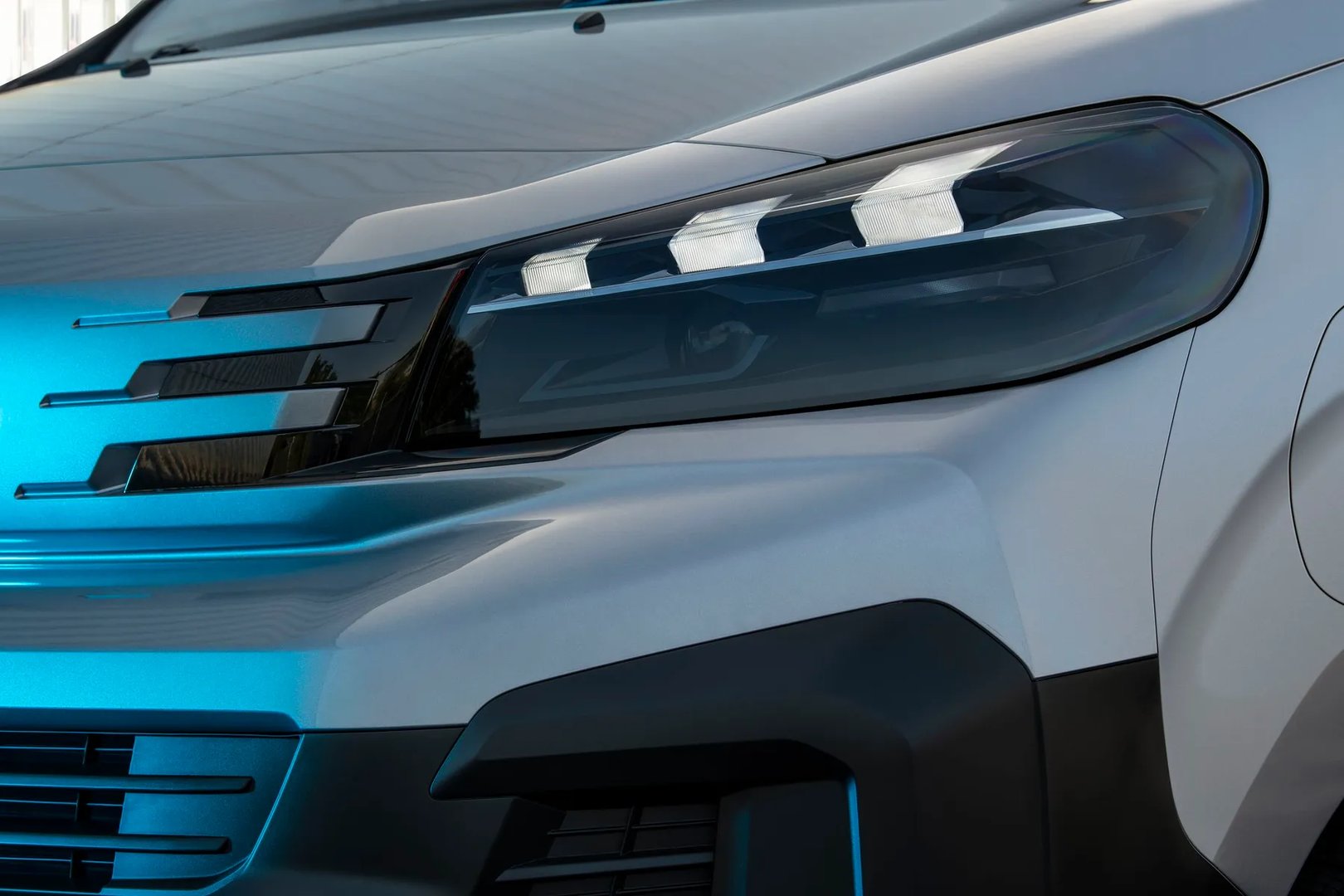 Peugeot_Expert_3_generation_restyling__Van__3.jpg
