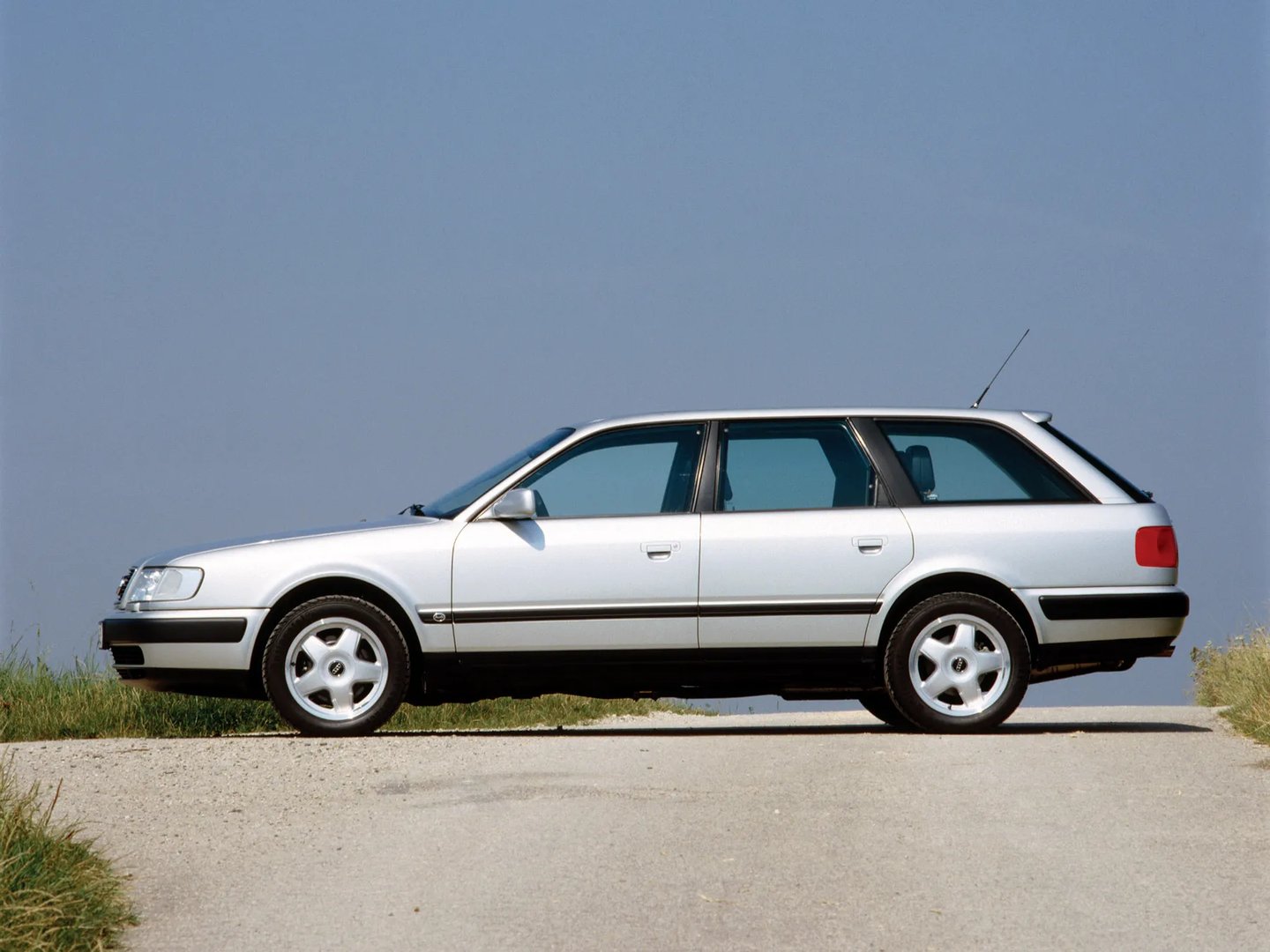 Audi_100_4_generation__Estate_5-door__6.jpg