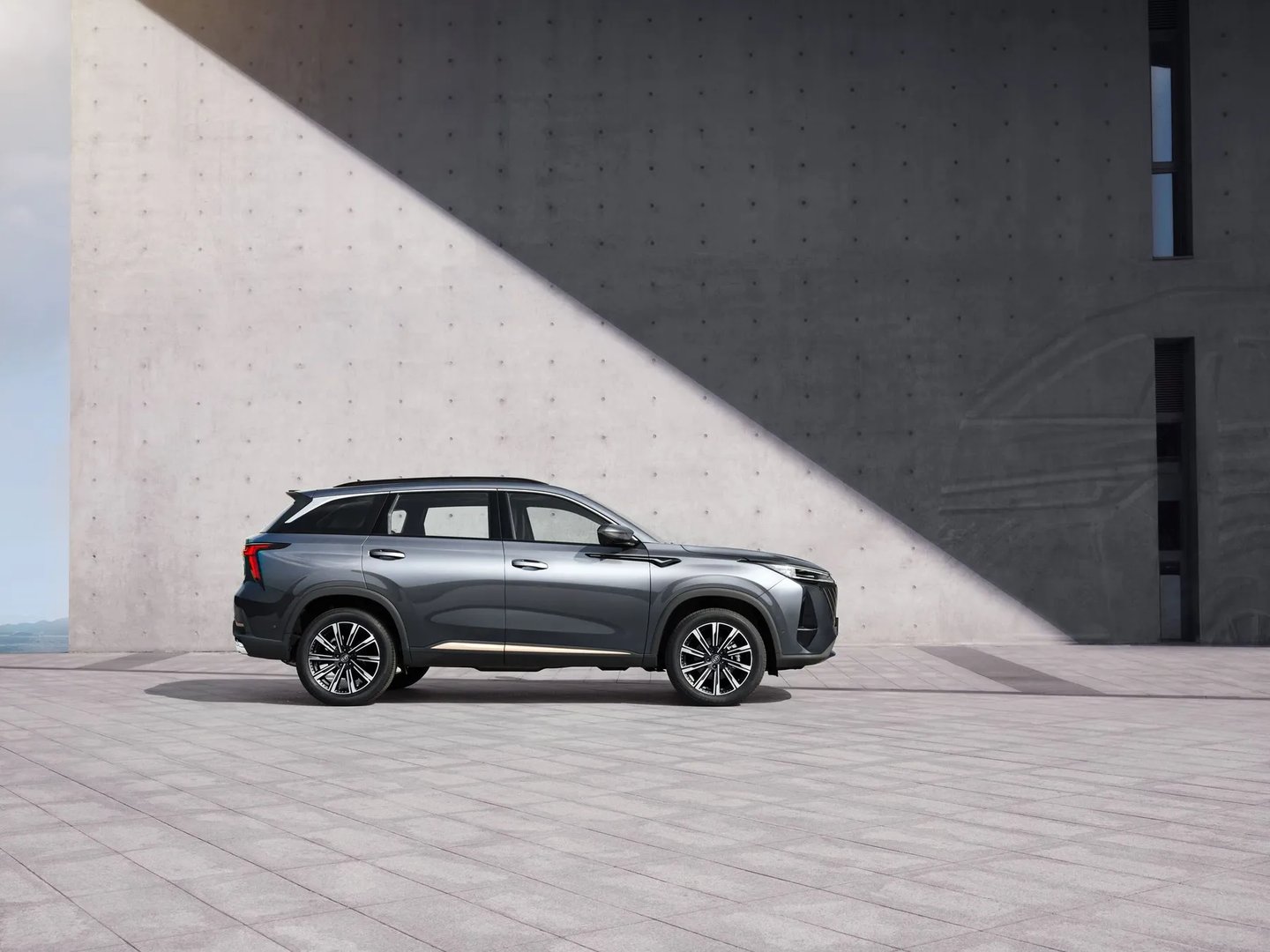 Changan_CS75_Plus_1_generation_restyling__SUV_5-doors__9.jpg