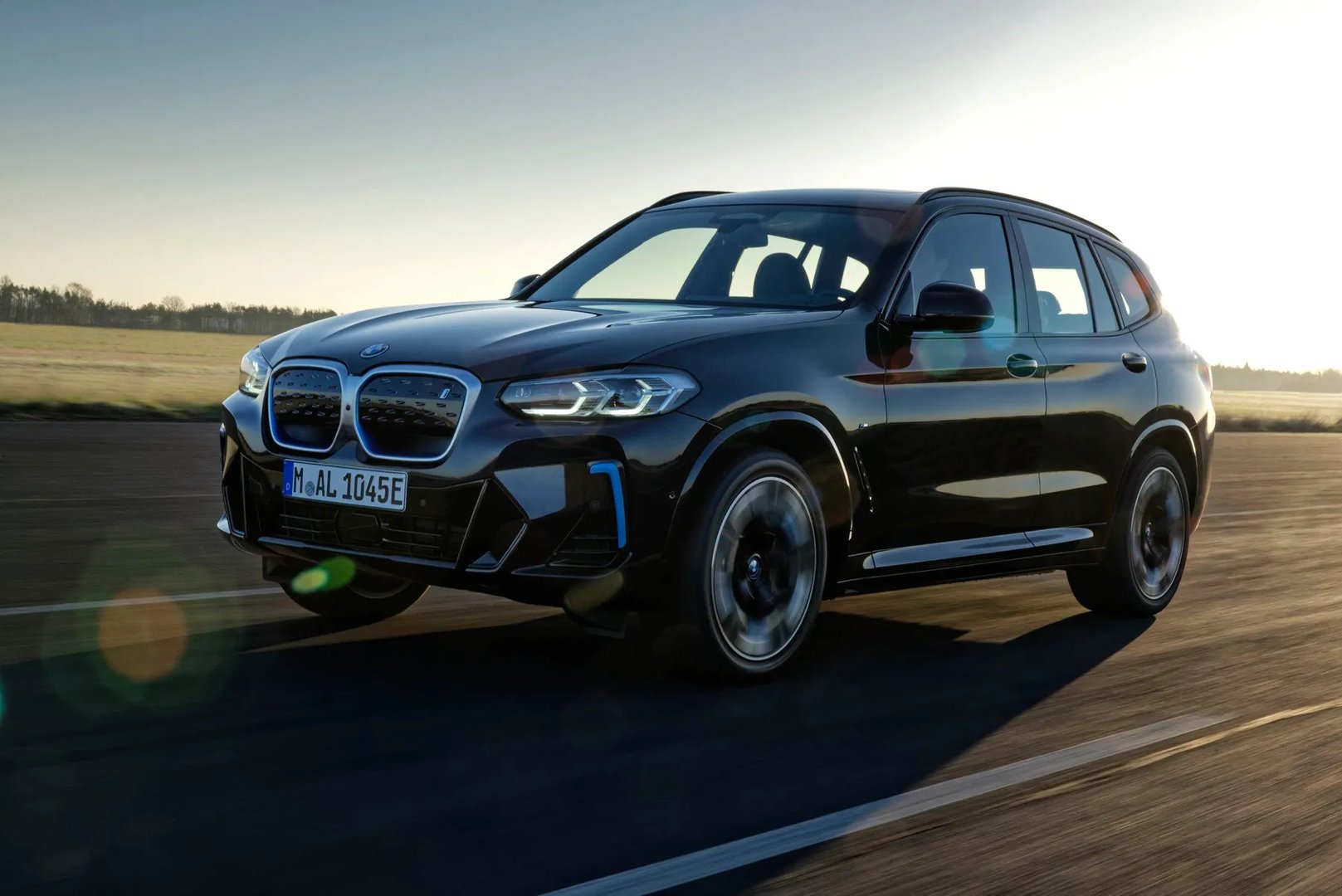 BMW_iX3_1_generation_restyling_1__SUV_5-doors__4.jpg
