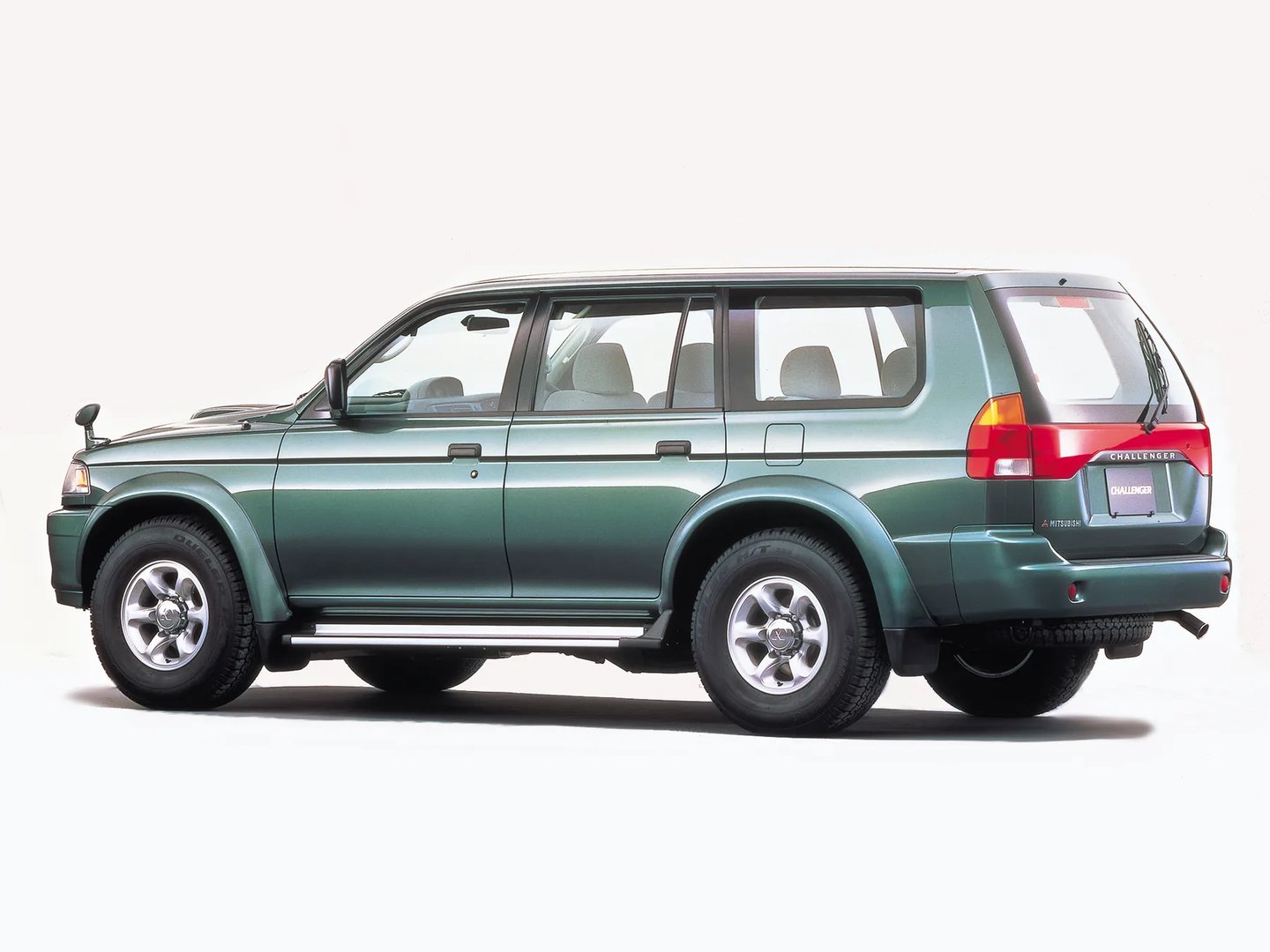 Mitsubishi_Challenger_1_generation__SUV_5-doors__1.jpg