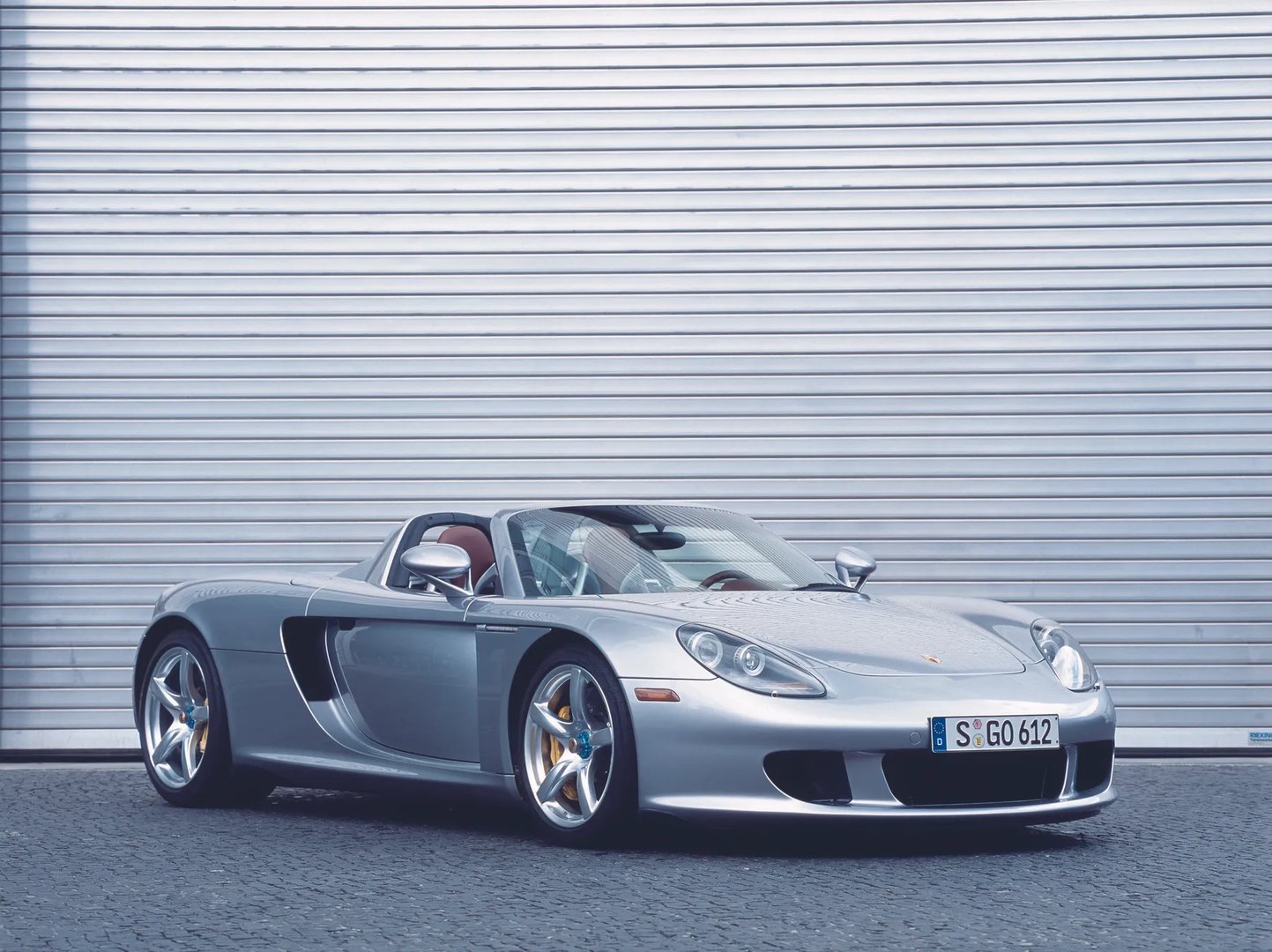 Porsche_Carrera_GT_1_generation__Targa__12.jpg
