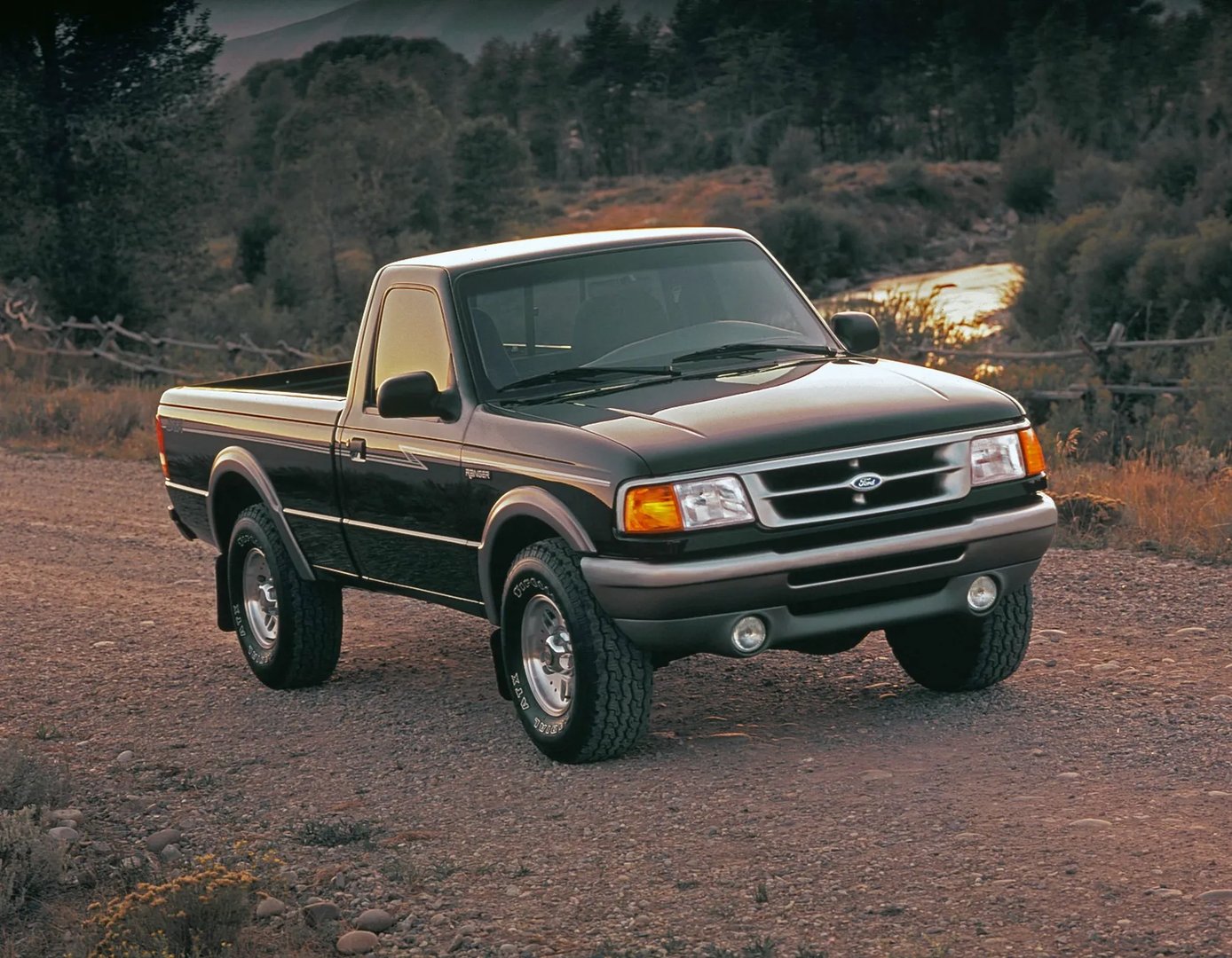 Ford_Ranger_(North_America)_2_generation__Pickup_single-cab__5.jpg