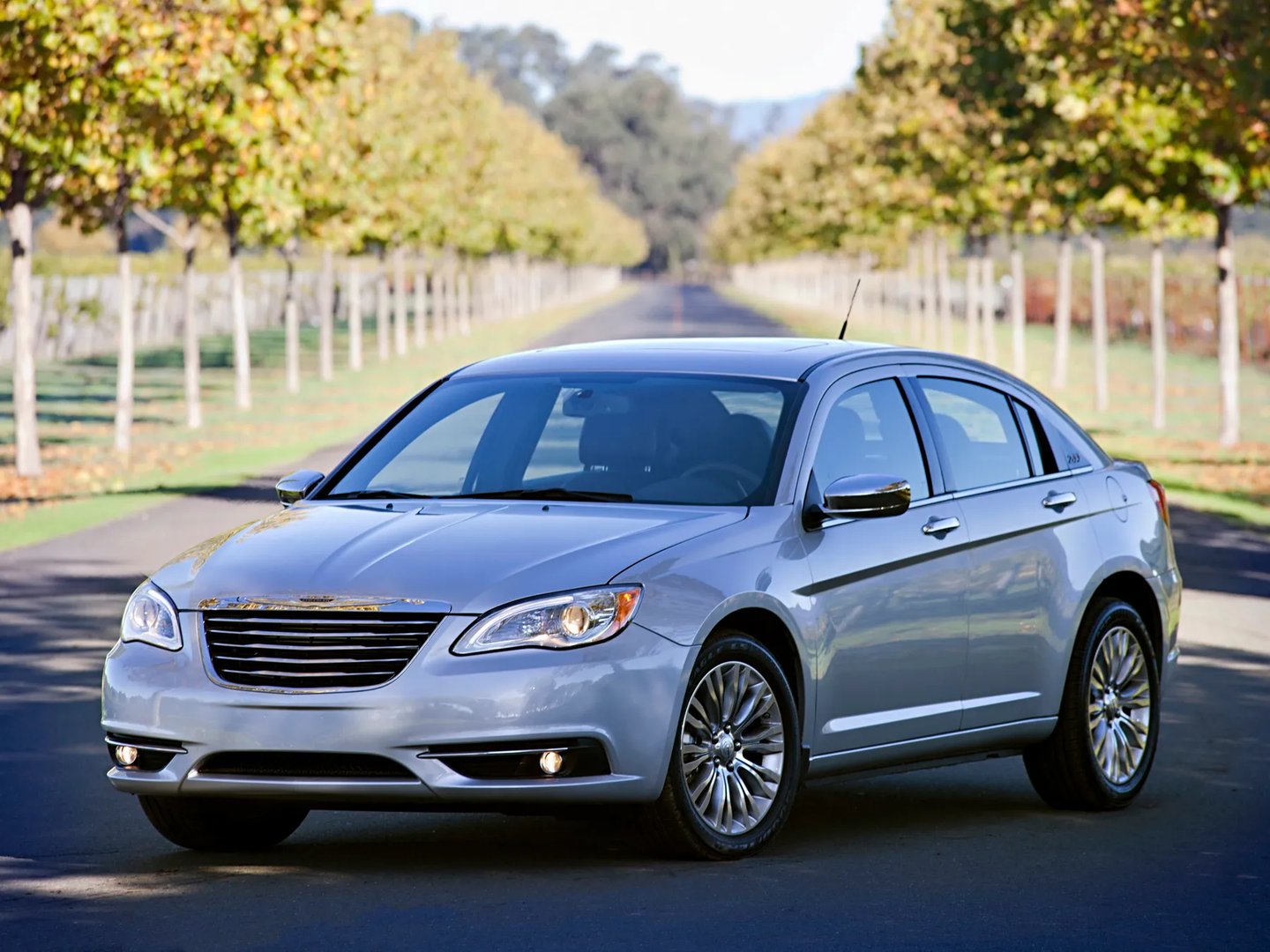 Chrysler_200_1_generation__Sedan__2.jpg