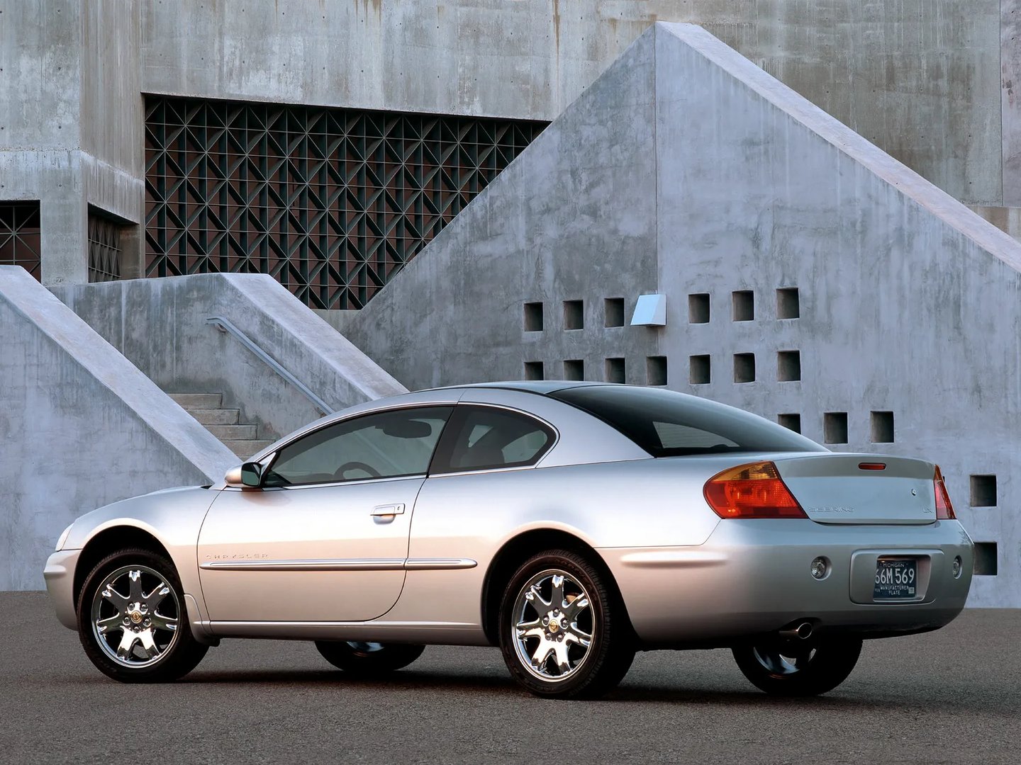 Chrysler_Sebring_2_generation__Coupe__1.jpg
