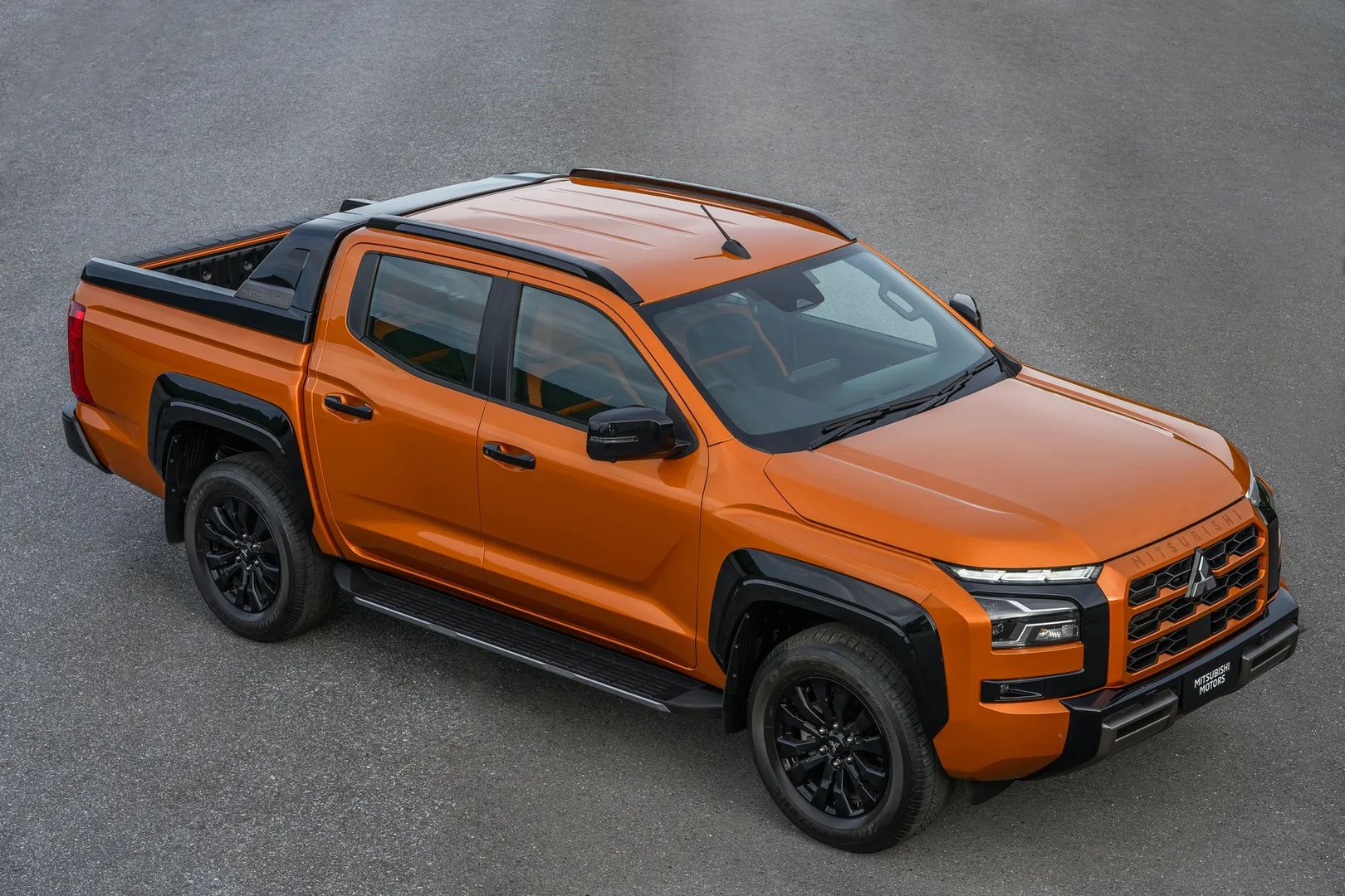 Mitsubishi_Triton_6_generation__Pickup_double-cab__13.jpg