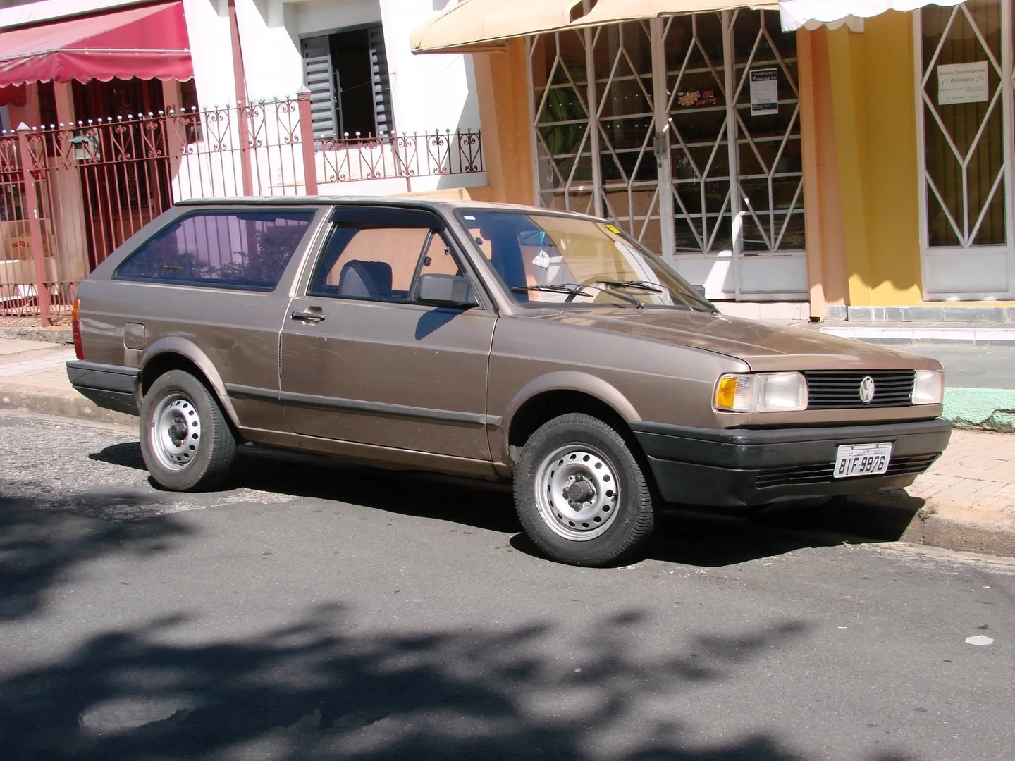 Volkswagen_Parati_1_generation__Estate_3-door__6.jpg